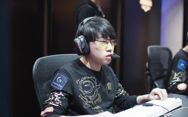 校队进行友 校队进行友